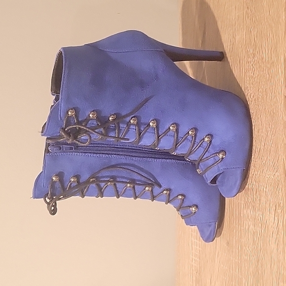 Akira Booties - Picture 3 of 6